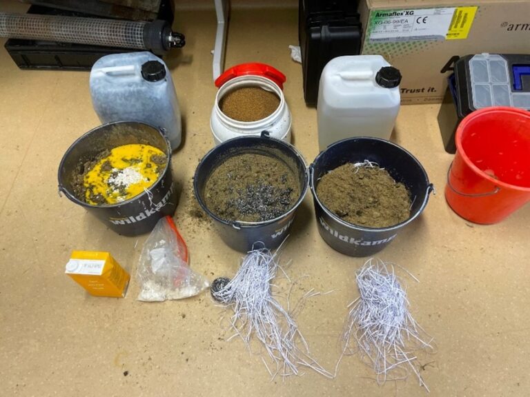Picture 1: Materials used to fill the column per bucket. Bucket 1 (left), bucket 2 (middle) and bucket 3 (right)